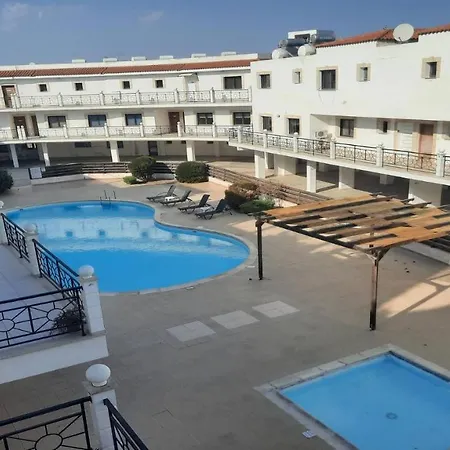 Paramount Gardens Resorts C201 Larnaca Exterior photo