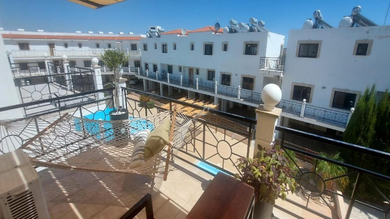 Paramount Gardens C201 Apartament